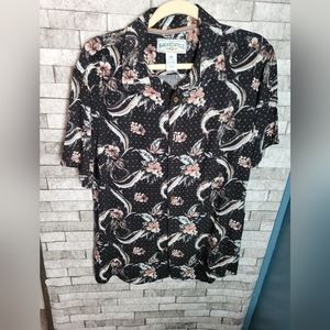 Margaritaville Tuna Fish & Floral Hawaiian print Shirt Size Medium